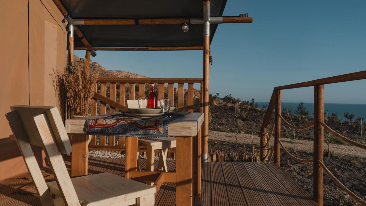 Tendu' Punta Bianca Glamping Camp ปัลมา ดิ มอนเตเคียโร ภายนอก รูปภาพ