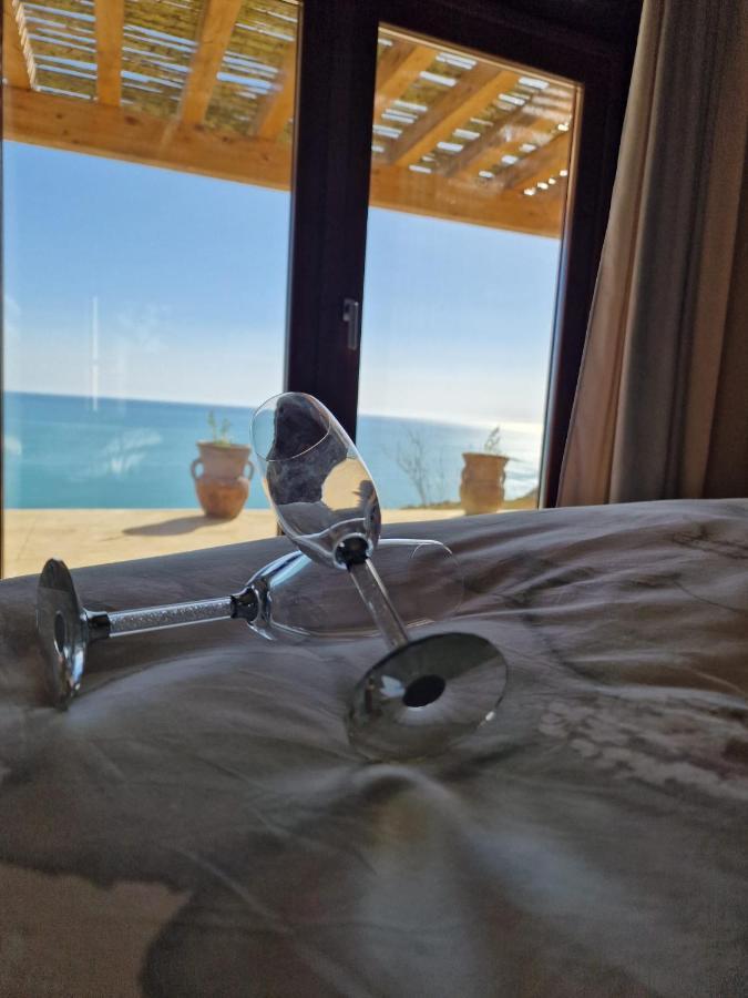 Tendu' Punta Bianca Glamping Camp ปัลมา ดิ มอนเตเคียโร ภายนอก รูปภาพ