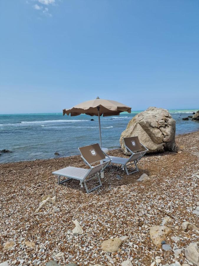 Tendu' Punta Bianca Glamping Camp ปัลมา ดิ มอนเตเคียโร ภายนอก รูปภาพ