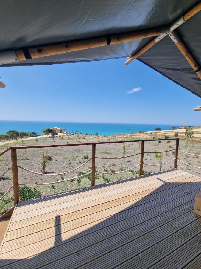 Tendu' Punta Bianca Glamping Camp ปัลมา ดิ มอนเตเคียโร ภายนอก รูปภาพ