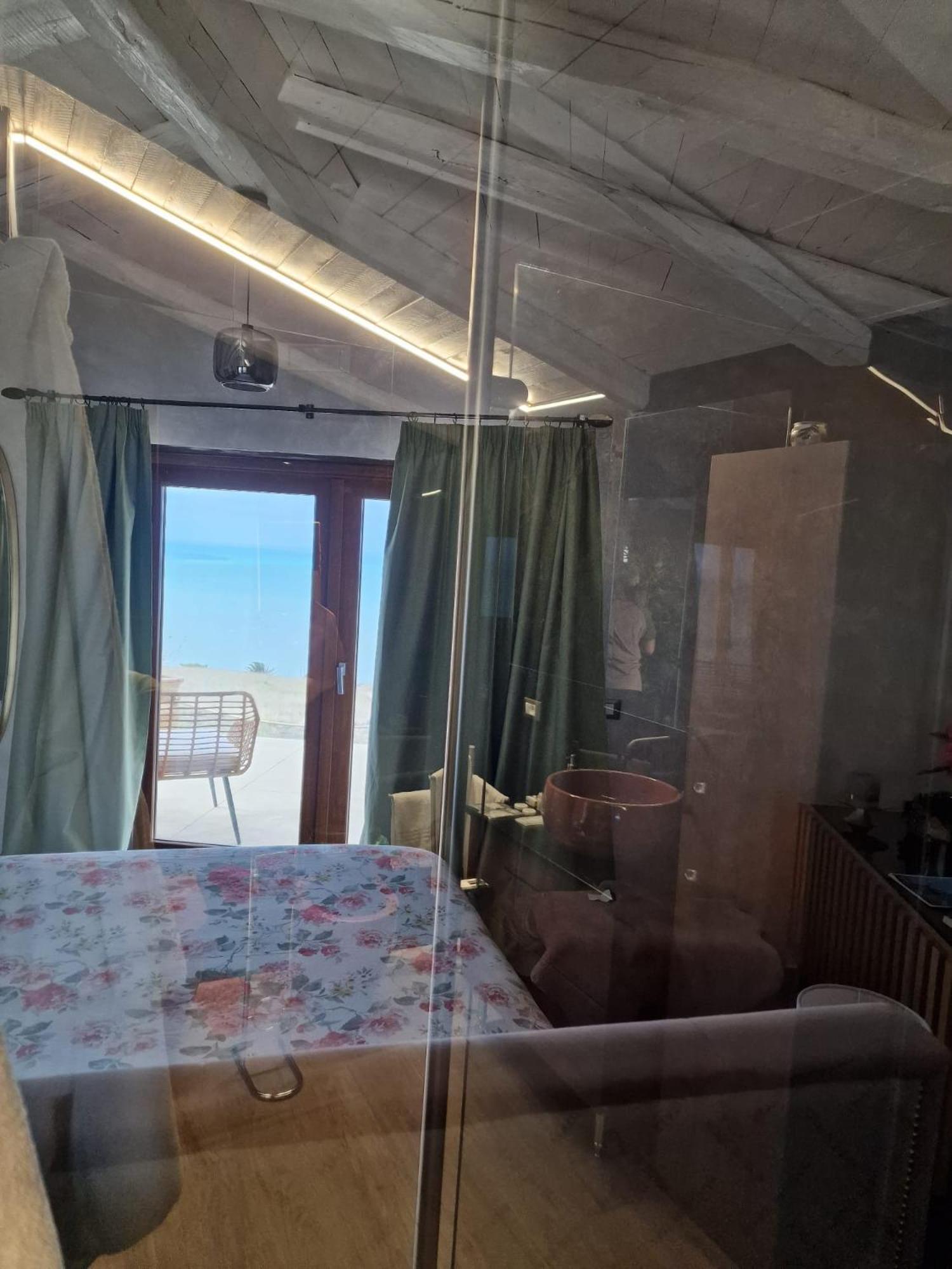 Tendu' Punta Bianca Glamping Camp ปัลมา ดิ มอนเตเคียโร ภายนอก รูปภาพ
